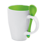 Portselankruusid lusikaga